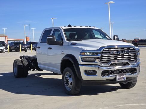 New 2026 RAM 5500 Tradesman w/ Chrome Appearance Group image 2