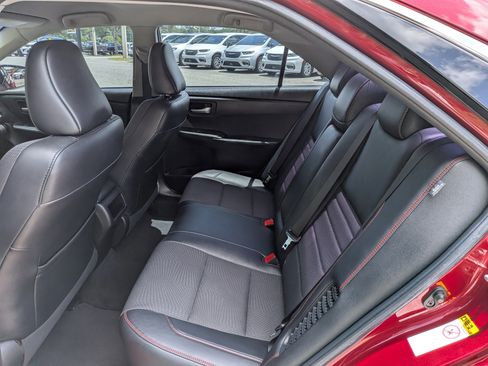 Used 2016 Toyota Camry SE FWD image 12