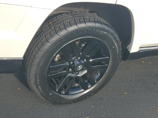 Used 2020 Toyota 4Runner 4WD image 5