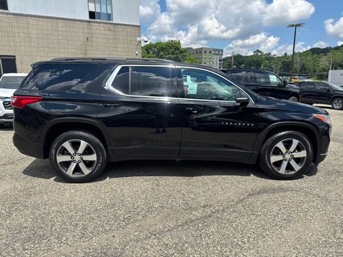Used 2021 Chevrolet Traverse LT w/ LT Premium Package AWD/4WD image 39