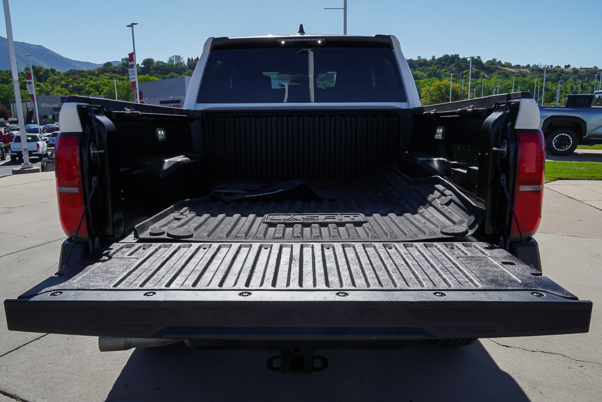 Certified 2024 Toyota Tacoma SR w/ SR Upgrade Package AWD/4WD image 14
