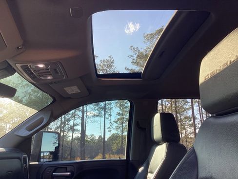 Used 2021 GMC Sierra 2500 Denali w/ Denali Ultimate Package image 14