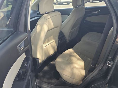 Used 2015 Ford Edge SEL FWD image 12