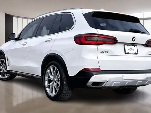 Used 2021 BMW X5 xDrive40i w/ Premium Package image 12