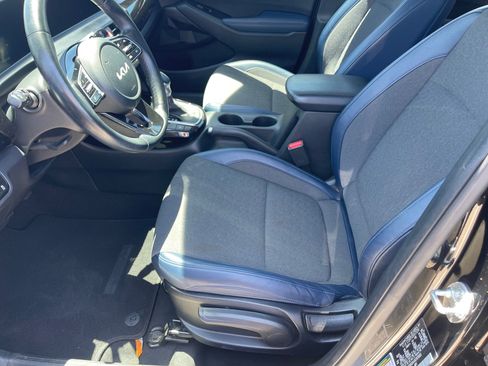 Used 2025 Kia Seltos S FWD image 10