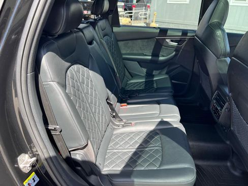 Used 2022 Audi SQ7 Premium Plus image 13