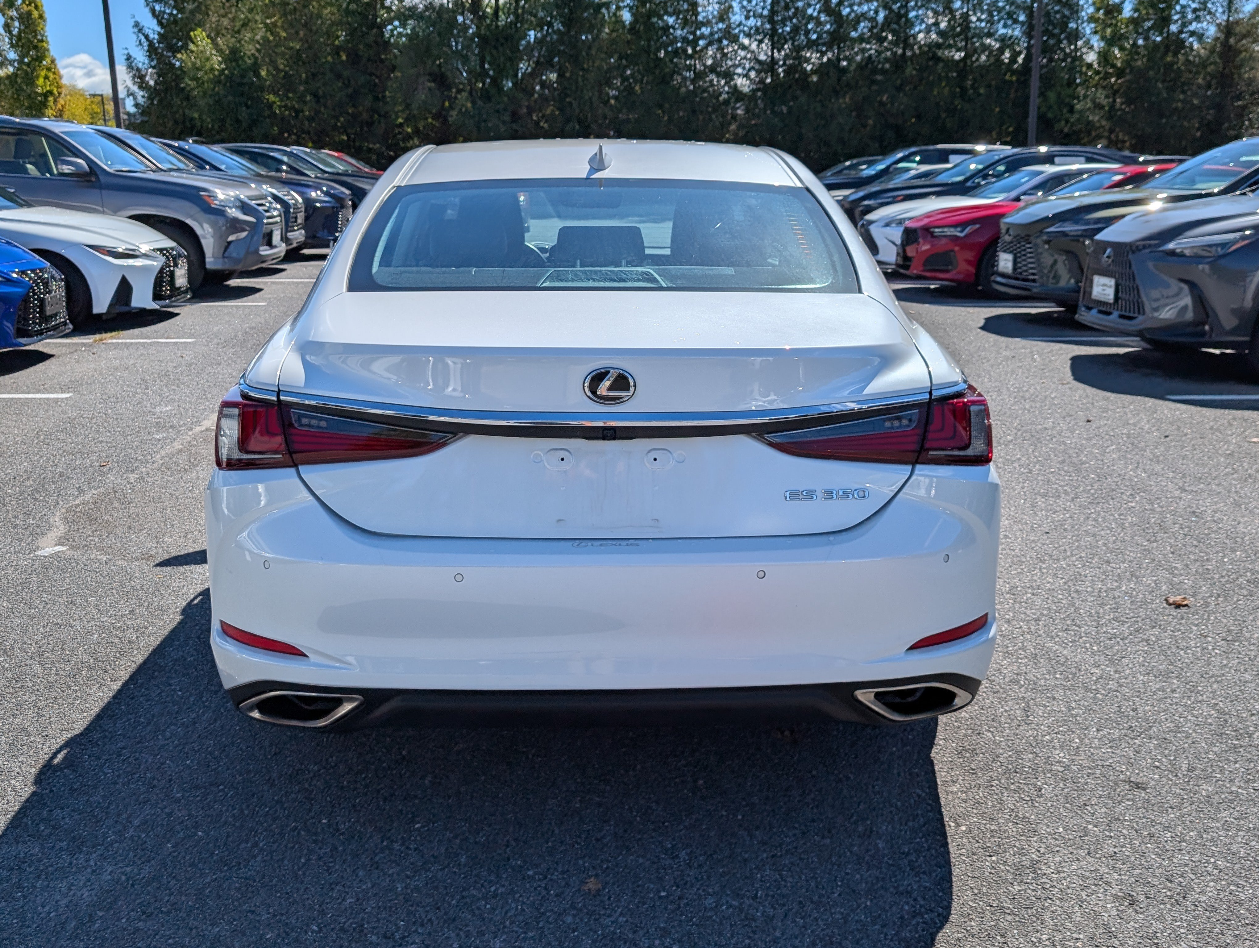 Used 2023 Lexus ES 350 w/ Premium Package FWD image 4
