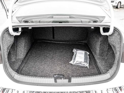 New 2026 Volkswagen Jetta SE image 10