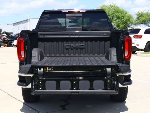 Used 2025 GMC Sierra 1500 SLT AWD/4WD image 8