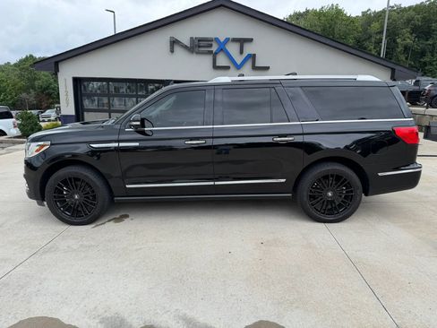 Used 2018 Lincoln Navigator L Reserve w/ Technology Package AWD/4WD image 6