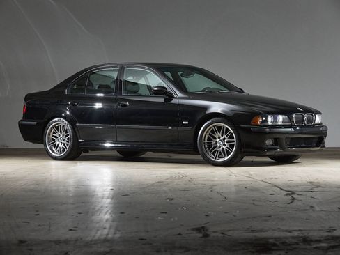 Used 2003 BMW M5 RWD image 3