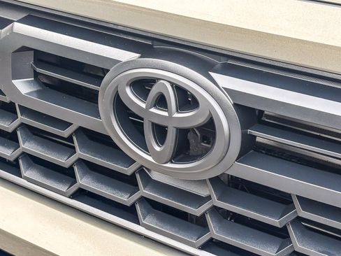 Certified 2025 Toyota Tacoma TRD Off-Road image 10