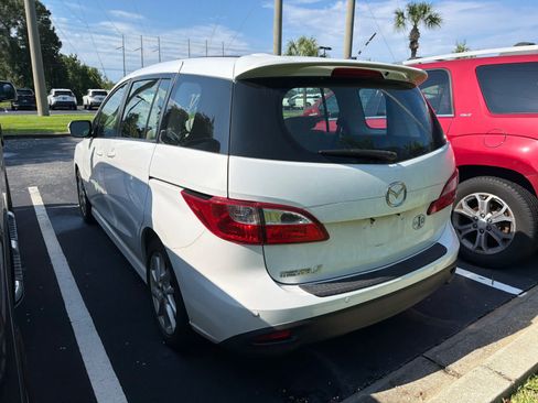 Used 2014 MAZDA MAZDA5 Touring w/ Moonroof & Audio Package FWD image 3