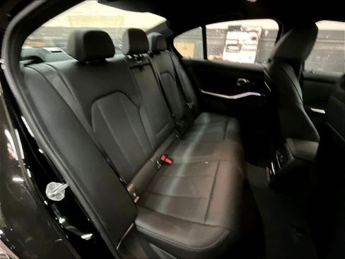 Used 2025 BMW 330i xDrive Sedan w/ Premium Package AWD/4WD image 29