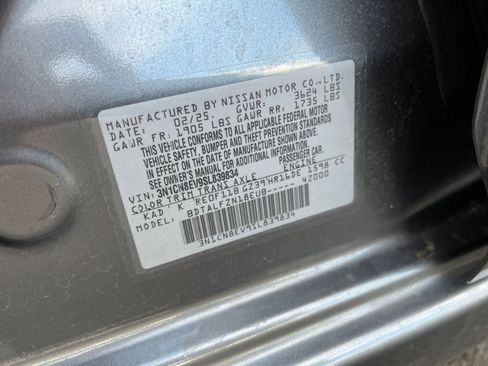 Used 2025 Nissan Versa SV image 27