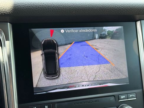 Used 2018 Porsche Macan Sport Edition AWD/4WD image 33
