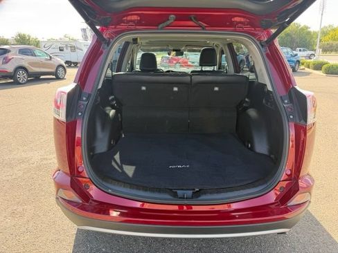 Used 2018 Toyota RAV4 Limited w/ Carpet Mat Package FWD image 7