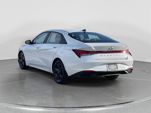 Certified 2023 Hyundai Elantra SEL image 5
