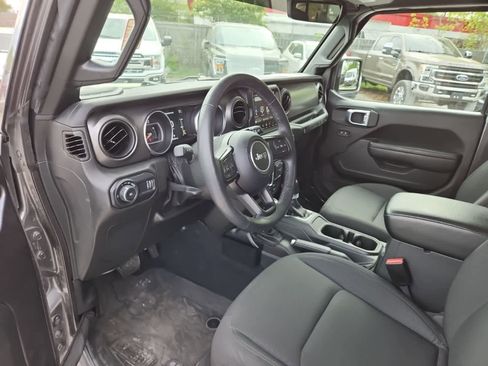 Used 2023 Jeep Wrangler Sport S image 13