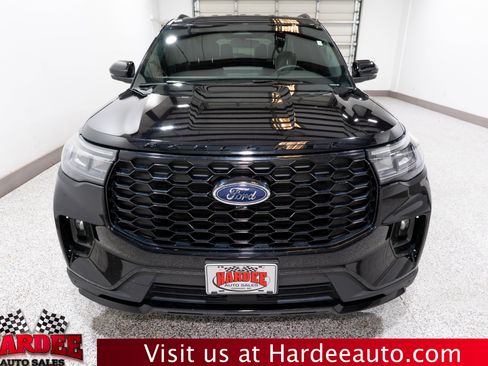 Used 2025 Ford Explorer ST-Line image 7