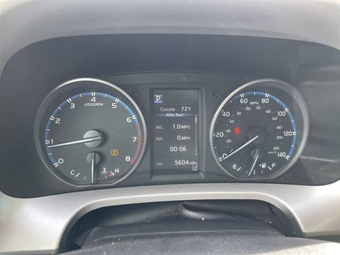 Used 2017 Toyota RAV4 LE AWD/4WD image 17