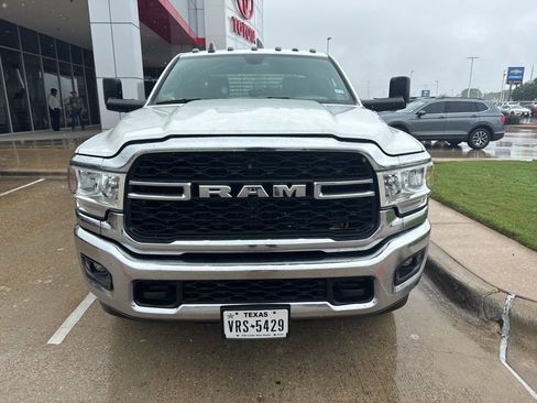 Used 2022 RAM 3500 Tradesman w/ Chrome Appearance Group AWD/4WD image 6