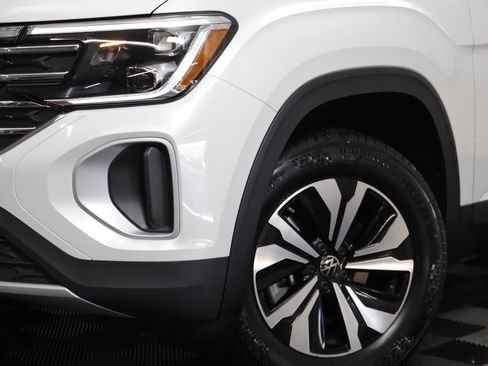 New 2026 Volkswagen Atlas SE image 3