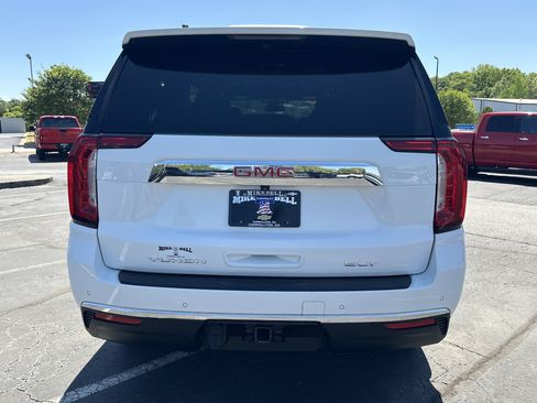 Used 2023 GMC Yukon XL SLT AWD/4WD image 7
