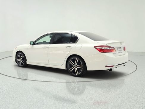 Used 2016 Honda Accord Sport image 7