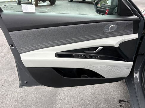 Used 2024 Hyundai Elantra Limited FWD image 21