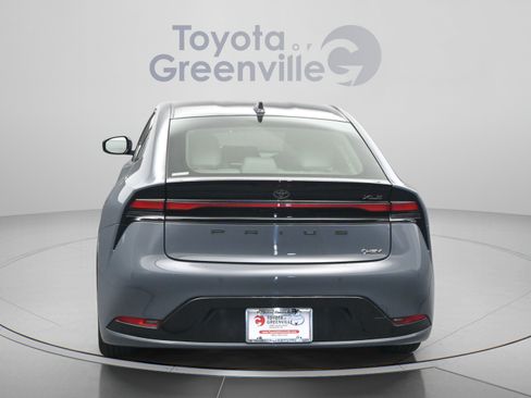 Used 2024 Toyota Prius XLE FWD image 11