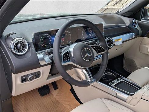 New 2026 Mercedes-Benz GLB 250 4MATIC image 3