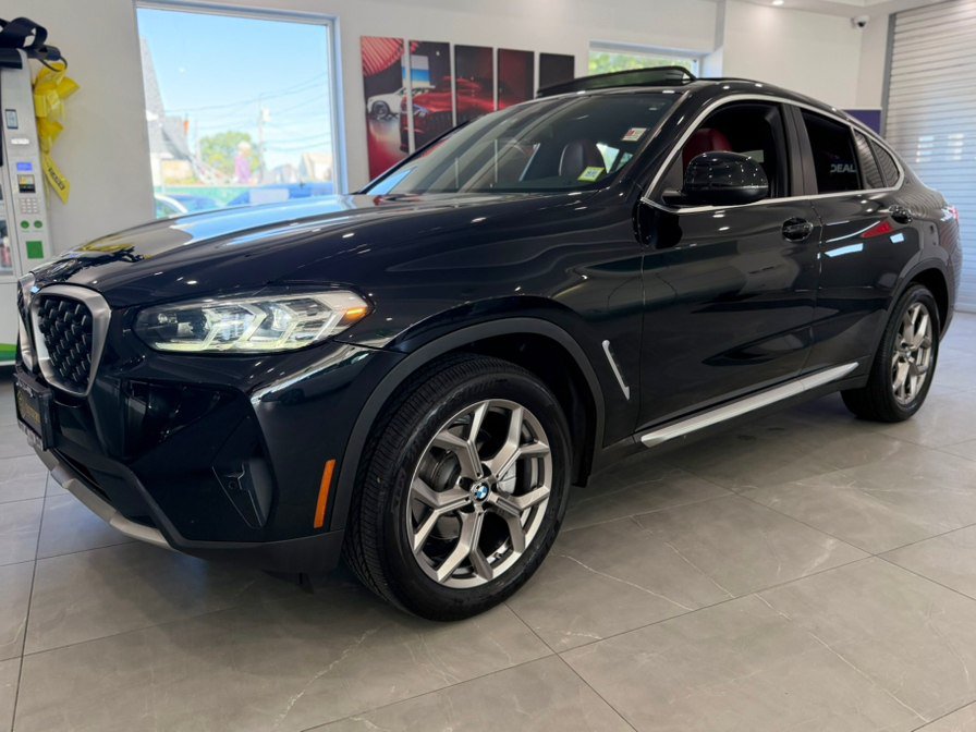 Used 2022 BMW X4 xDrive30i w/ Convenience Package AWD/4WD image 4
