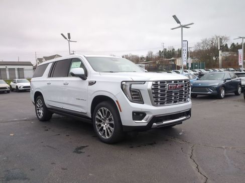 New 2026 GMC Yukon XL Denali w/ Denali Reserve Package AWD/4WD image 3