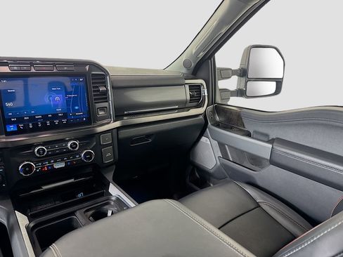 Used 2024 Ford F250 Lariat image 25