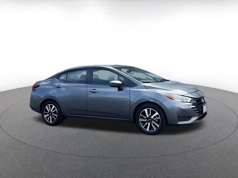 Used 2025 Nissan Versa SV FWD image 2