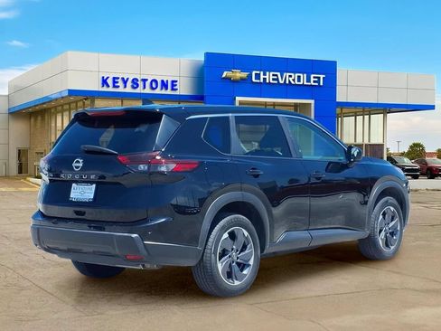Used 2025 Nissan Rogue SV FWD image 7