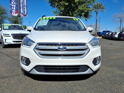 Used 2018 Ford Escape SEL image 2
