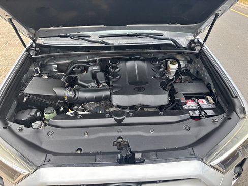 Used 2016 Toyota 4Runner SR5 RWD image 19