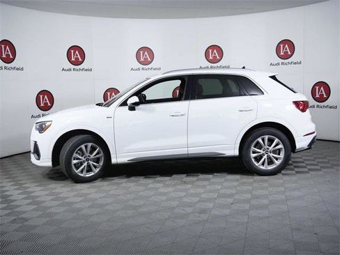 Used 2021 Audi Q3 2.0T Premium w/ Convenience Package image 5