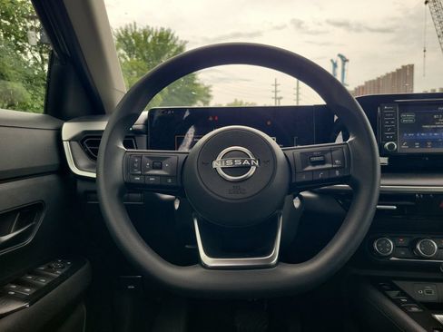 Used 2025 Nissan Kicks S AWD/4WD image 14