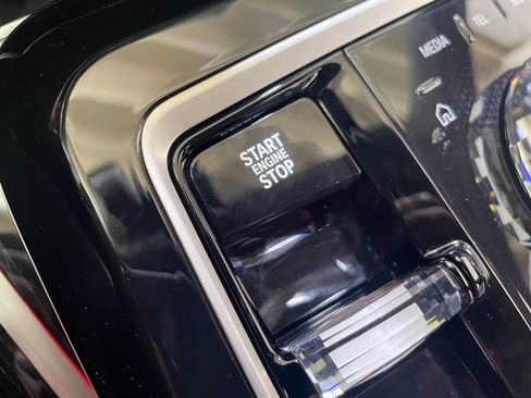 Used 2025 BMW 740i xDrive image 29