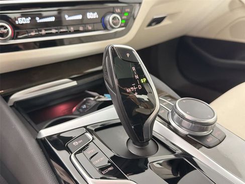 Used 2017 BMW 530i RWD image 16