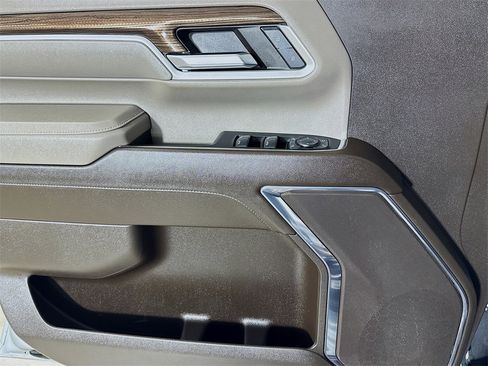 Certified 2024 Chevrolet Silverado 2500 LT w/ Texas Edition image 16