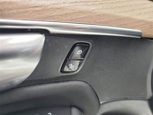 Used 2025 Volvo XC90 B6 Plus image 12