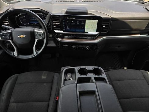 Used 2025 Chevrolet Silverado 1500 LT AWD/4WD image 16