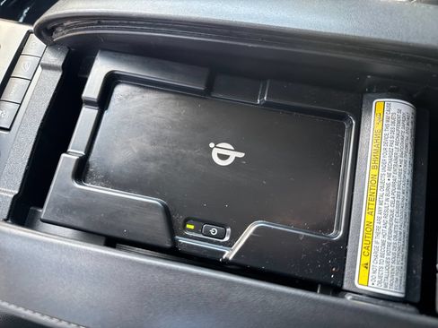Used 2020 Toyota Highlander XLE AWD/4WD image 31