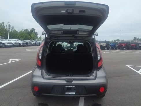 Used 2017 Kia Soul FWD image 10
