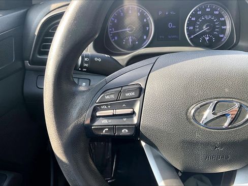 Used 2020 Hyundai Elantra SE w/ Cargo Package (C1) FWD image 24
