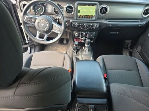 Used 2022 Jeep Wrangler Unlimited Rubicon 4xe w/ Cold Weather Group AWD/4WD image 14